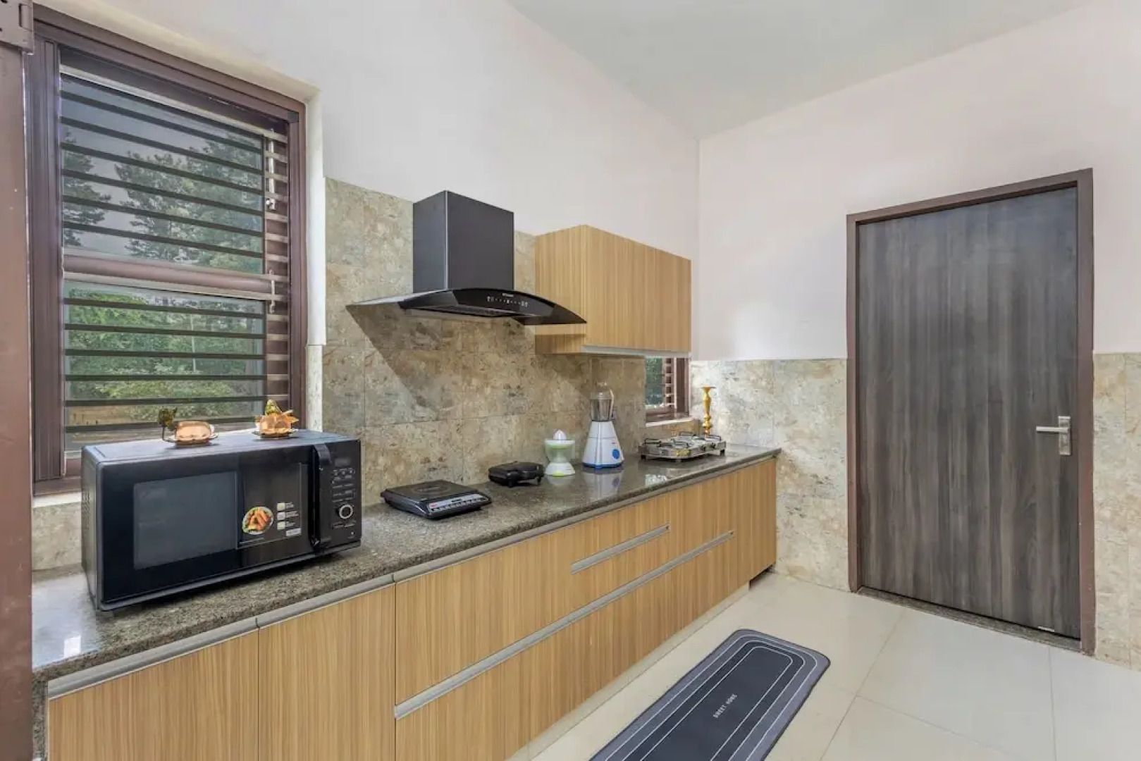 Alaya Stays 5 BHK Pet friendly with pvt pool - Ashirwad Farms