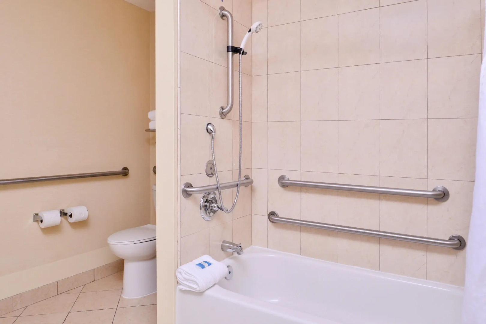 Holiday Inn Express Tampa N I-75 - University Area by IHG