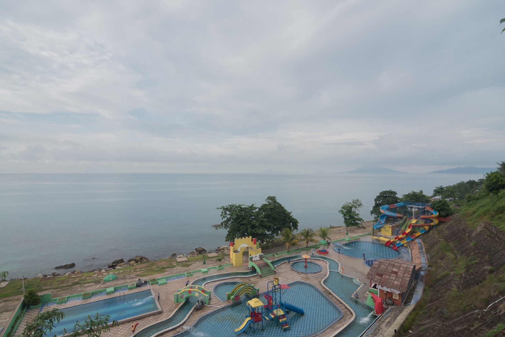 RedDoorz Premium @ Kahai Beach Lampung