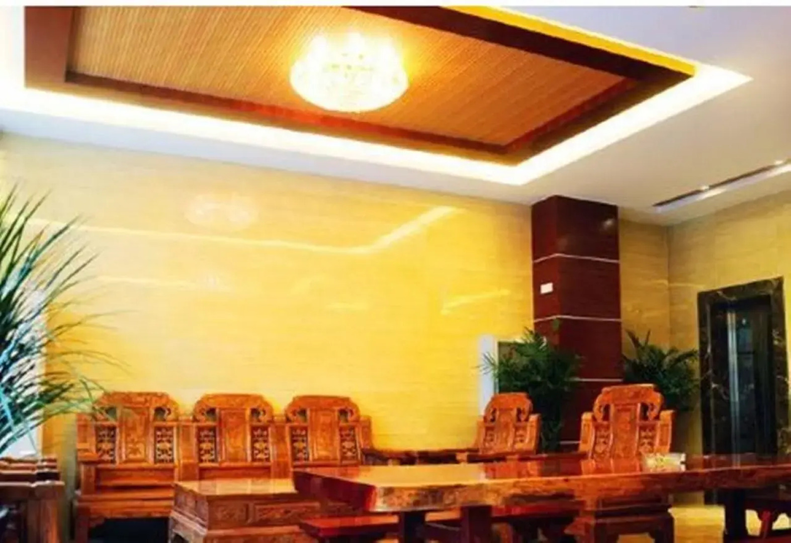 Xishuangbanna Aerial Garden Jinjiangnan Mekong River South Business Hotel