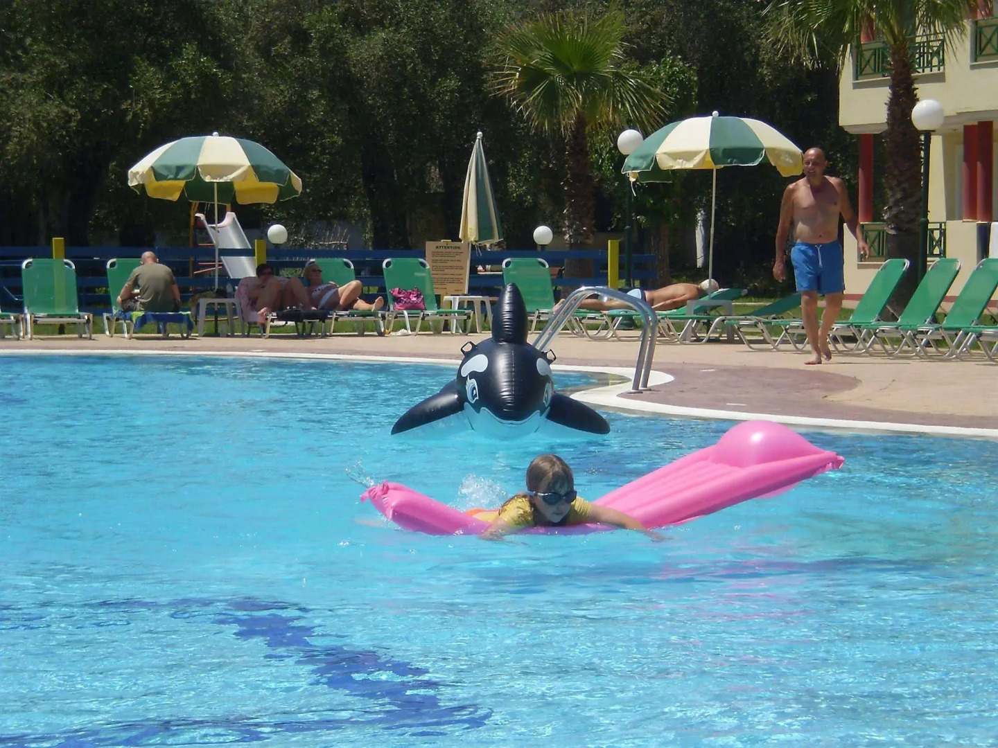 Damia Hotel & Apartments