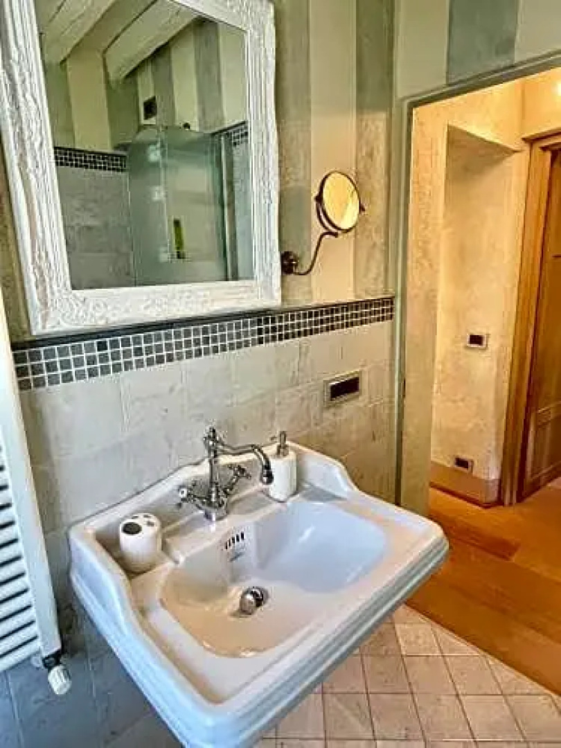 A14 Pietrasanta La Dama del Bosco