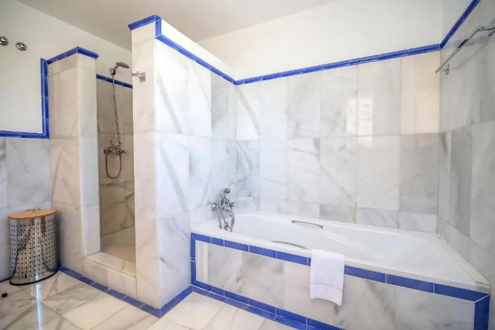 La Perla De La Bahia 912