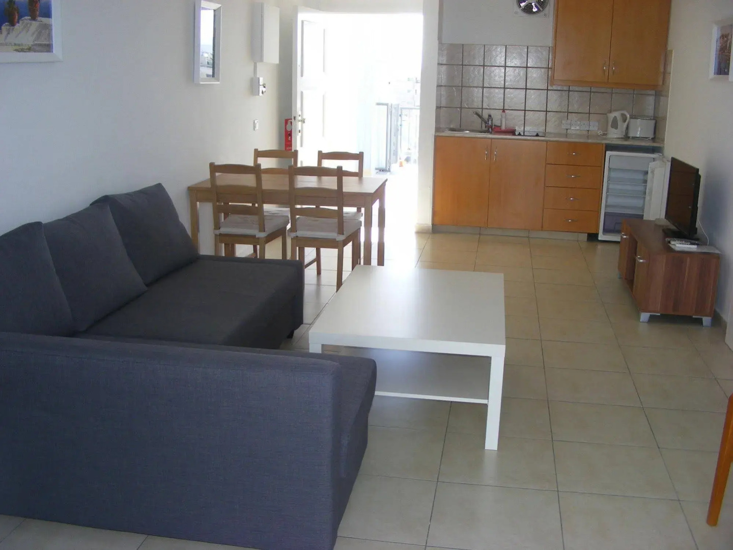 Sun Hall Beach Hotel Apts.