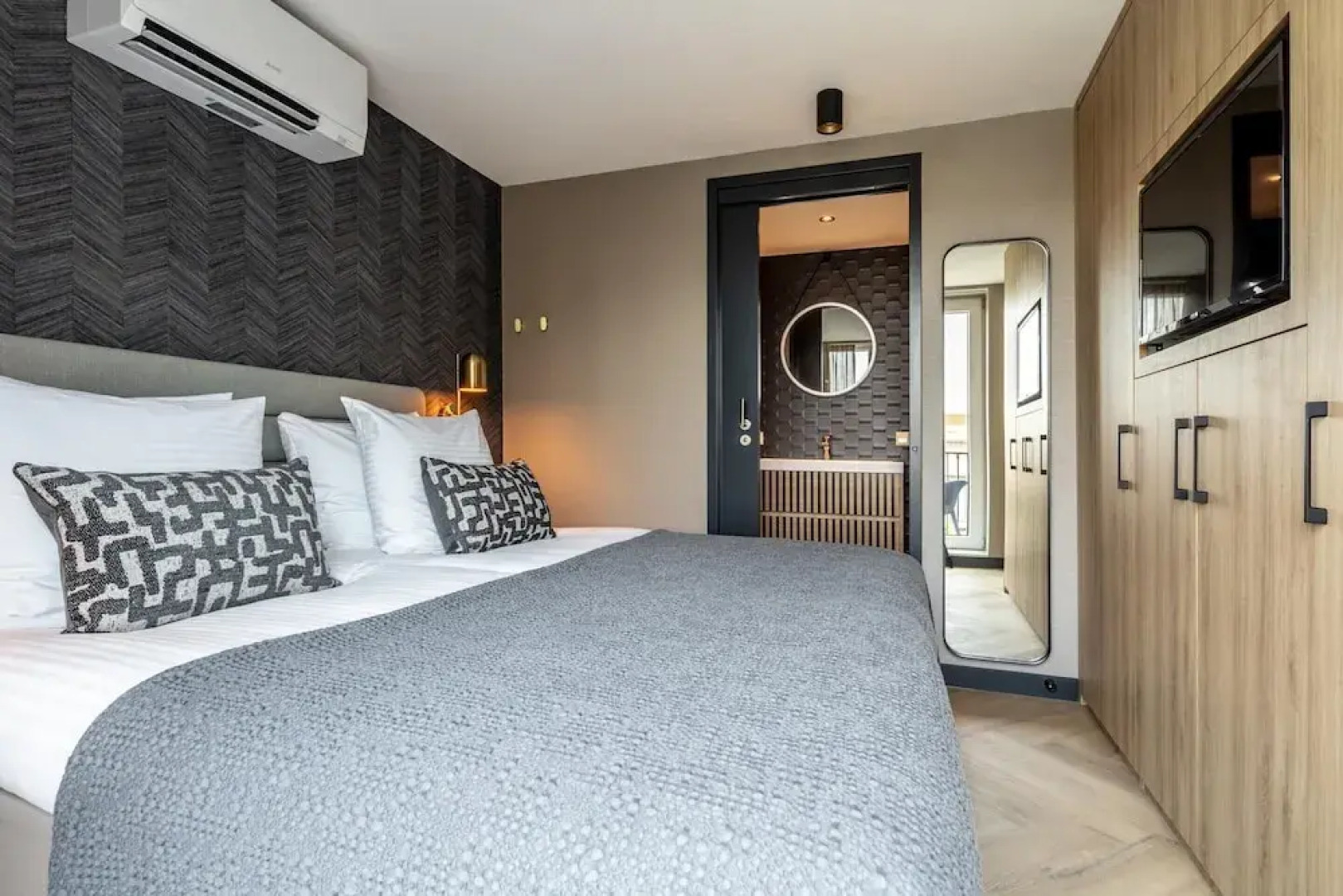 Playful and Luxurious Apartment in Heart of Delft