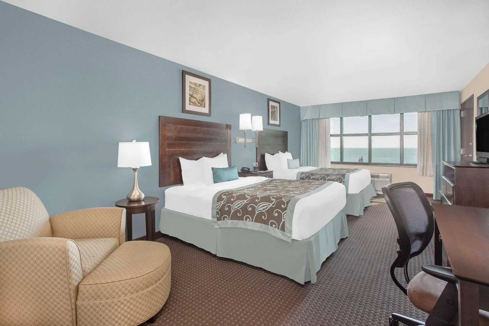 Holiday Inn Express Gulfport Beach by IHG