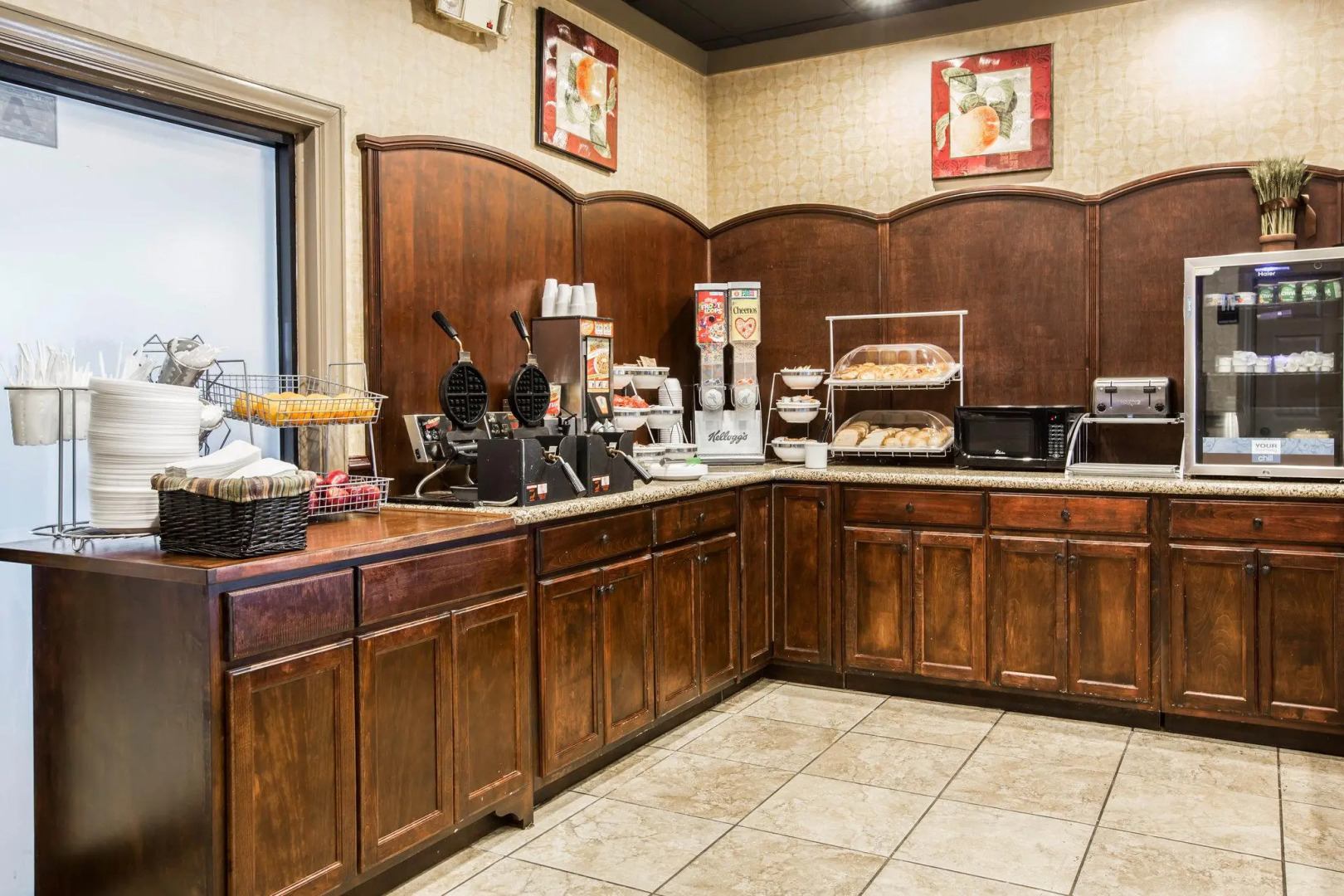 Quality Inn & Suites Greenville - Haywood Mall