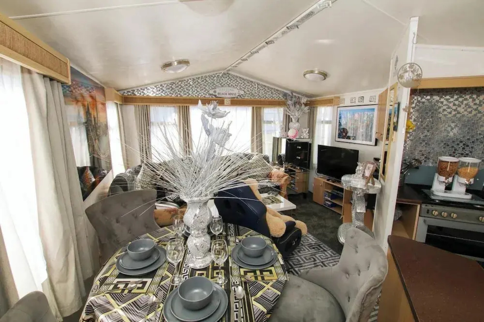 Big2vacation2 Exclusive at new Beach Caravan Park