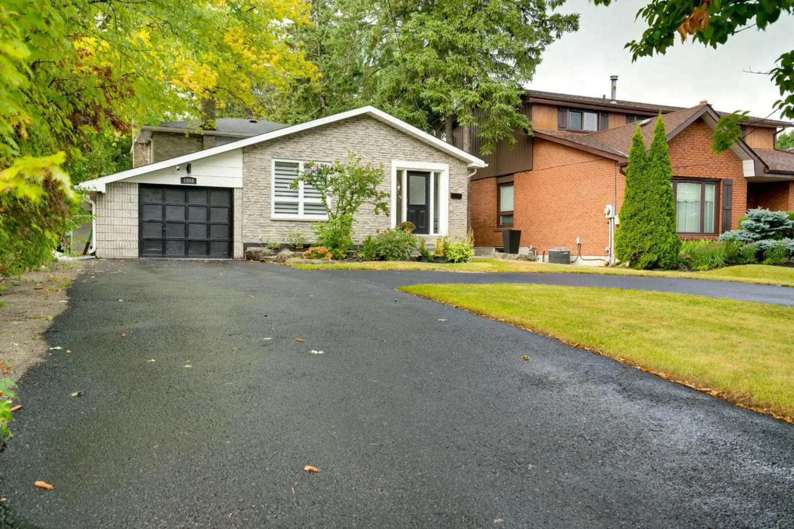 Tranquil & Cozy 30 min to Toronto ~ Backyard ~ Pkg