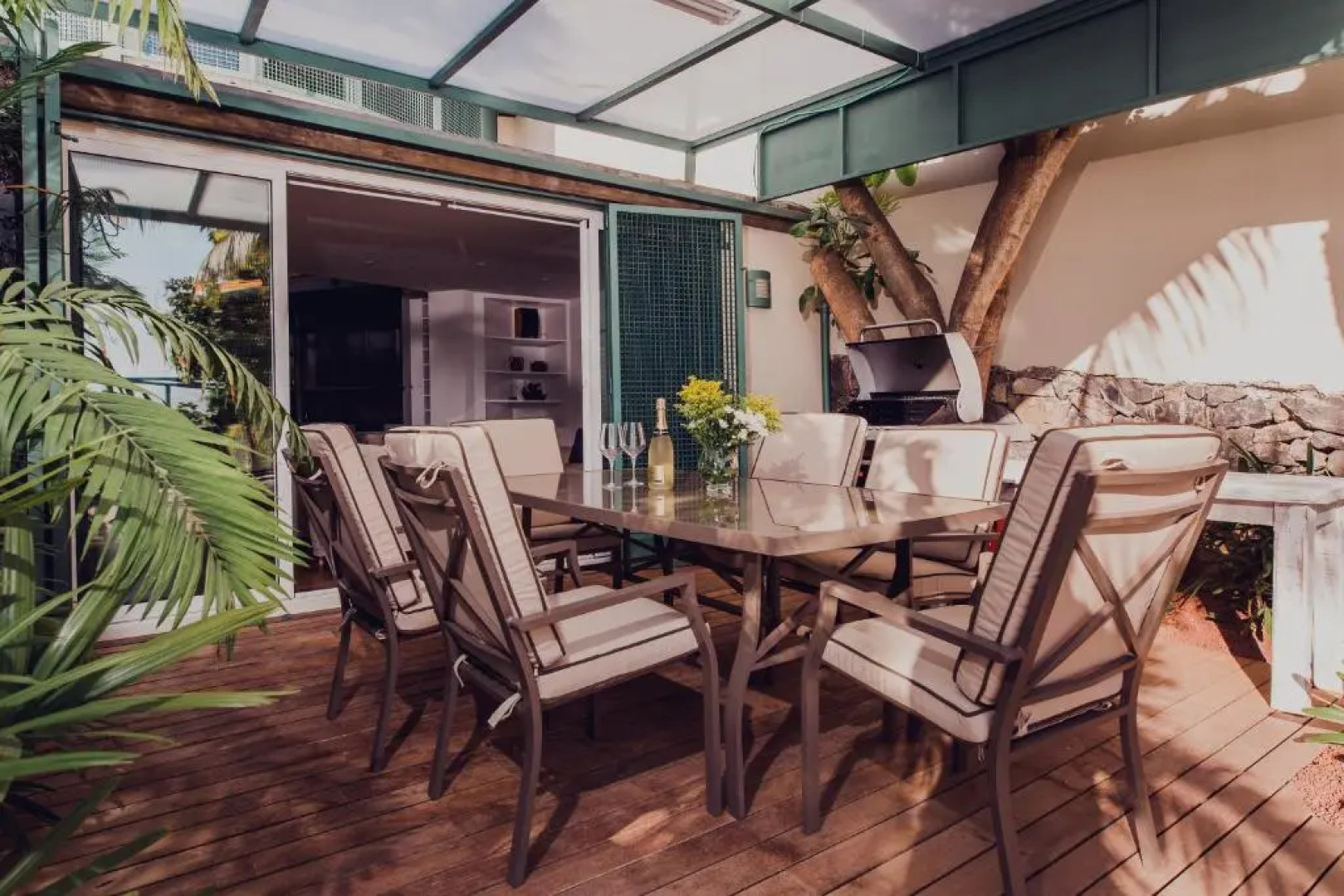 The Circular Villa - jacuzzi, hiking & vineyards