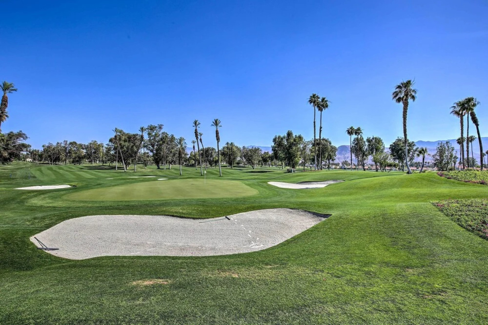 Sleek Rancho Mirage Villa: Patio, Pool, Golf!