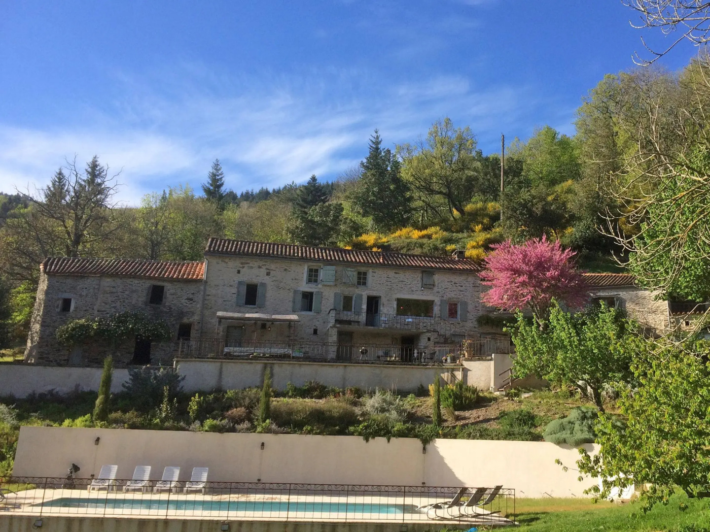 Luxury country house with heatable private pool and 7.5 ha property