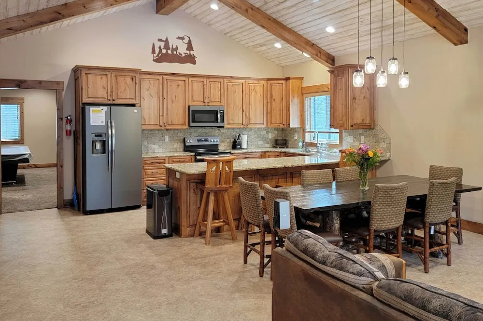 Outdoor Adventure Hub ~ 20 Miles to Yellowstone!