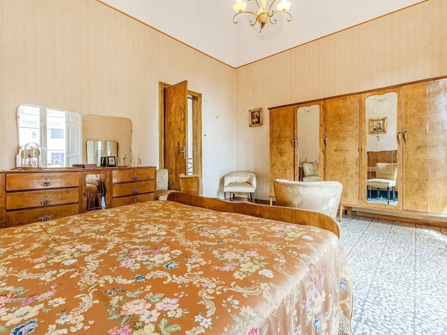 Traditional Holiday Home in Ragalna With Balcony