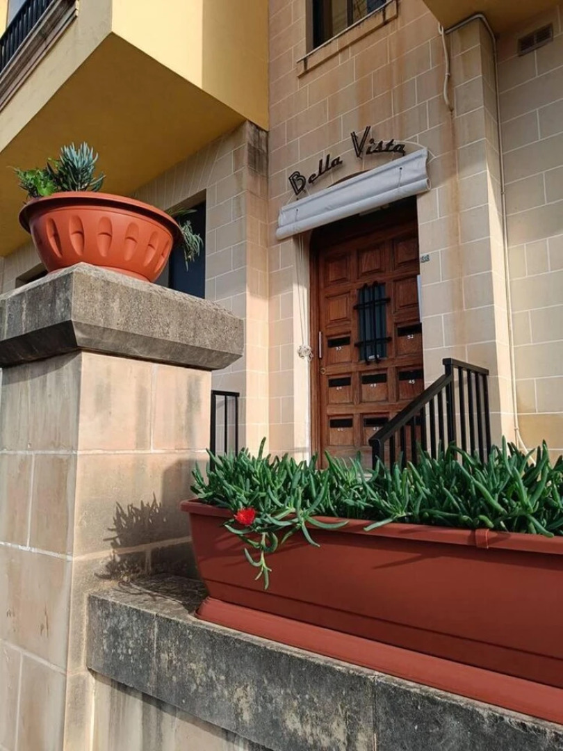 Peaceful Haven With Stunning Views Close to sea