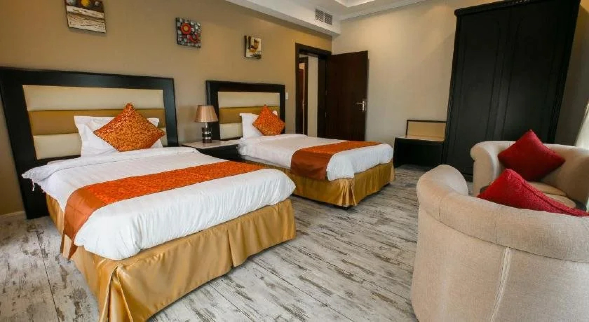 Radmah Suites Fanater