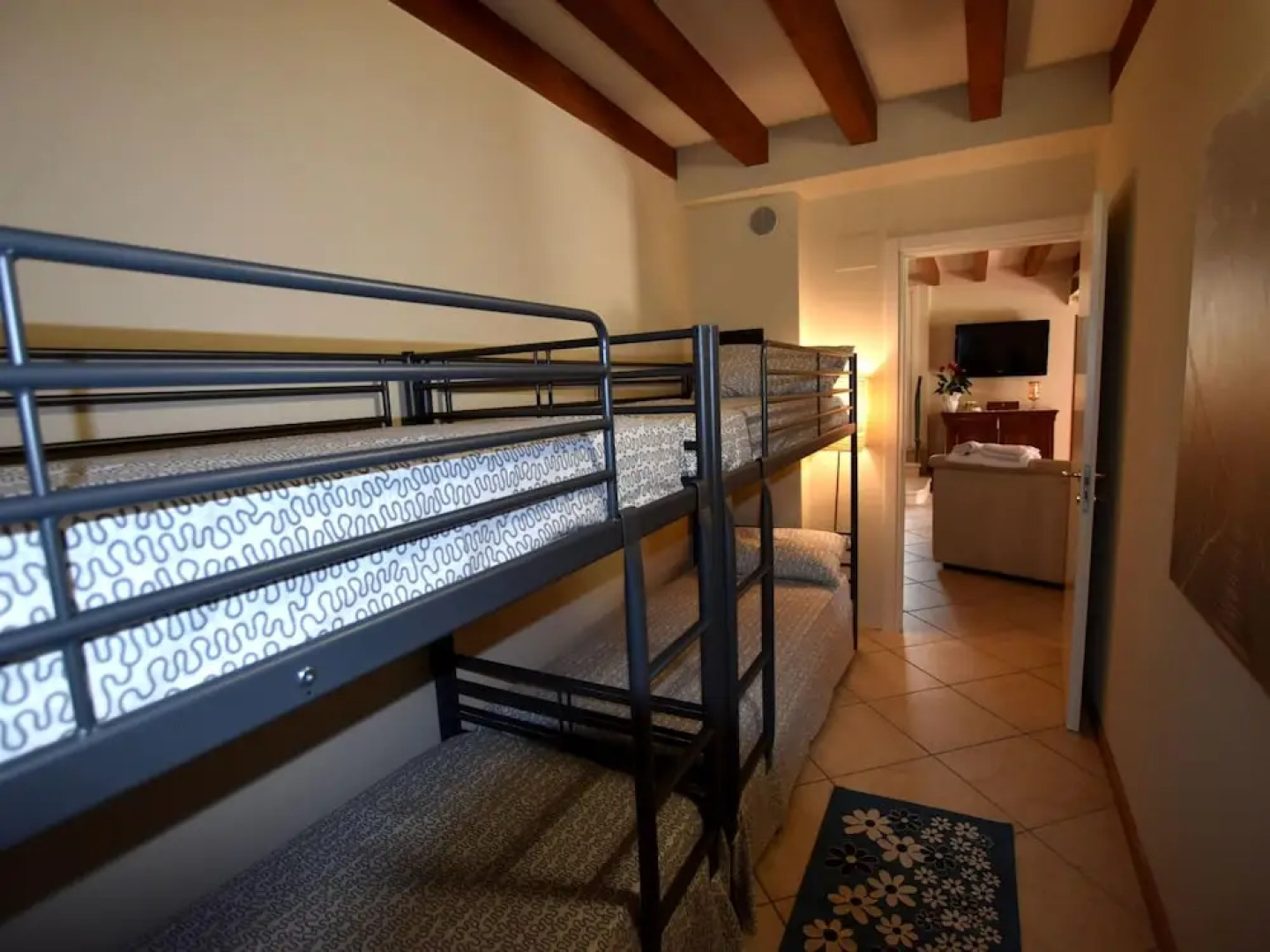 Flat in Villa, With Garden, Barbecue