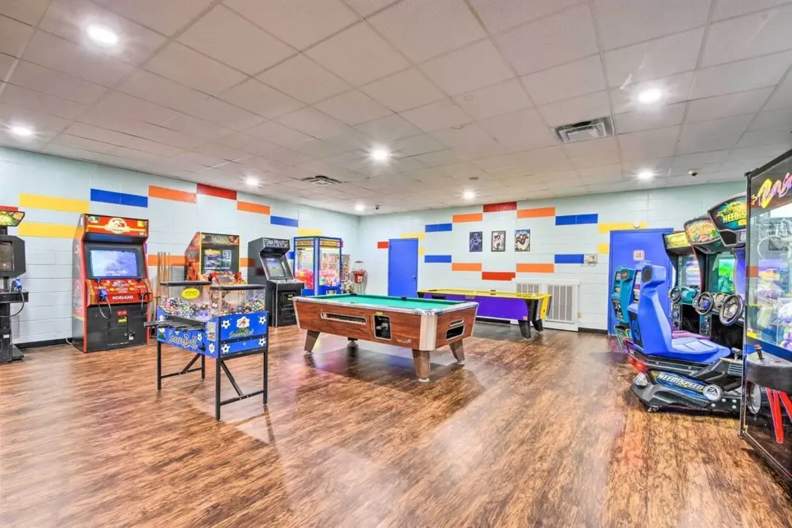 Upscale Coosawattee Cabin w/ Hot Tub & Fire Pit!