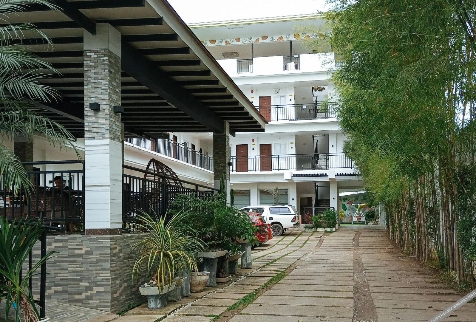 RedDoorz Plus Park-Lay Suites Kidapawan City