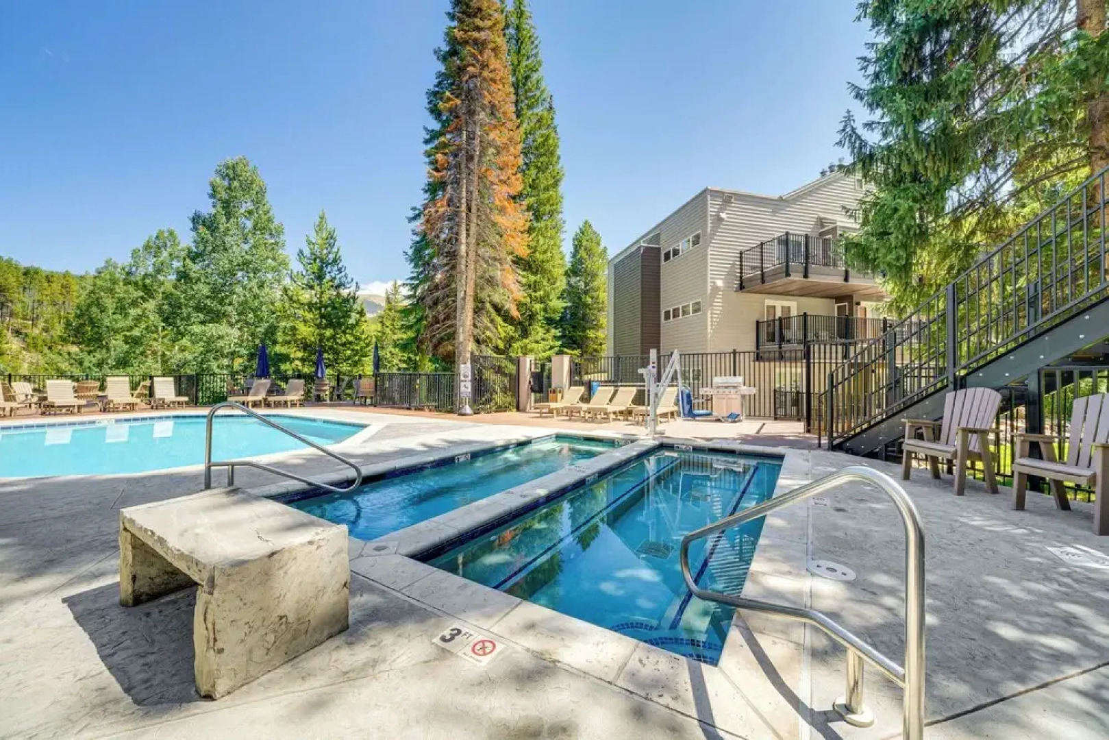 Chic Winter Park Studio w/ Community Hot Tub