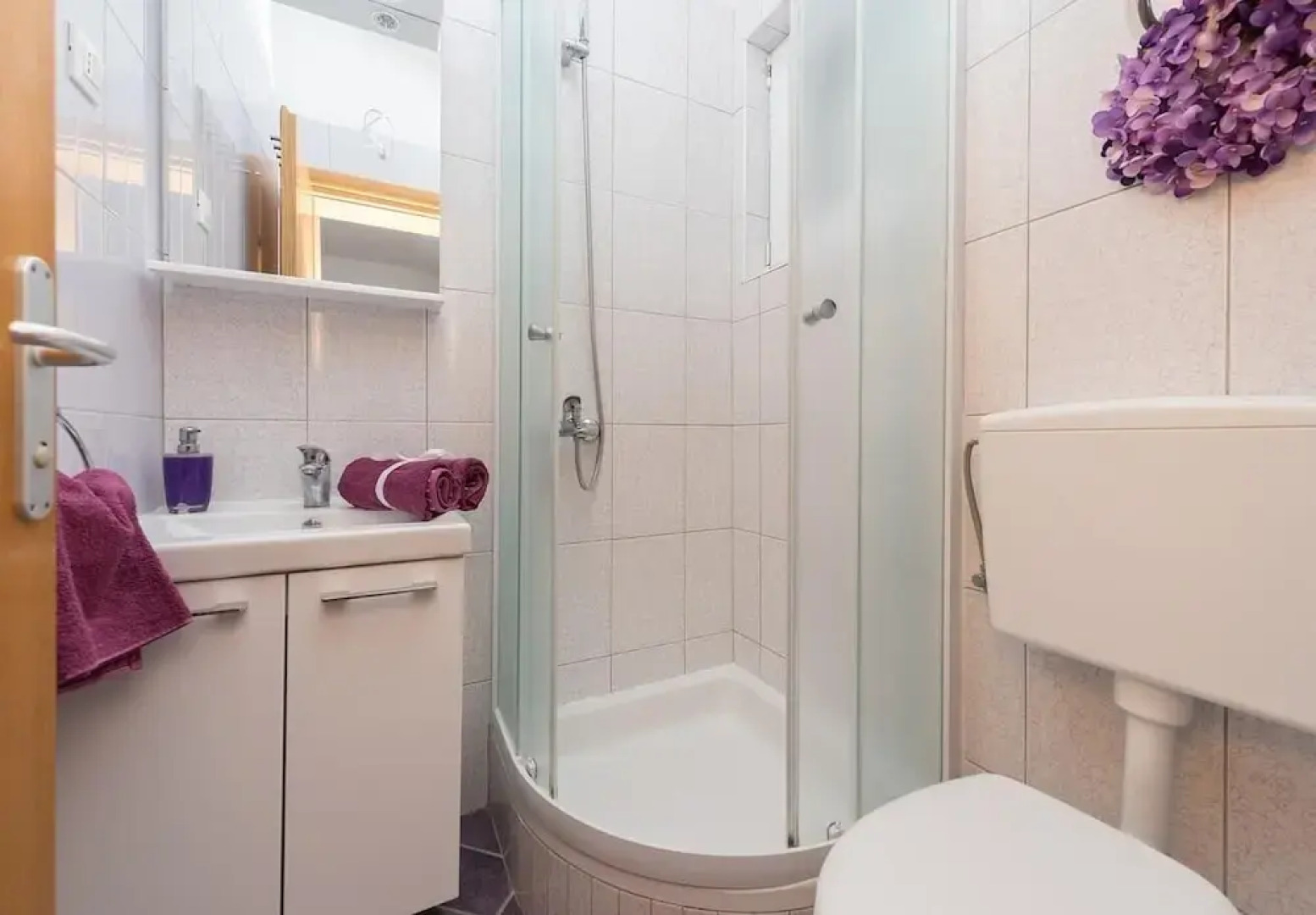 Ivi - 100 m From Pebble Beach - A5