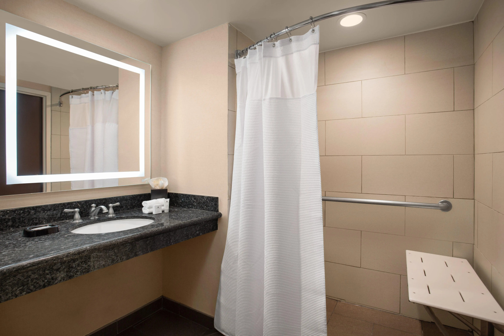 Crowne Plaza Los Angeles Harbor Hotel by IHG