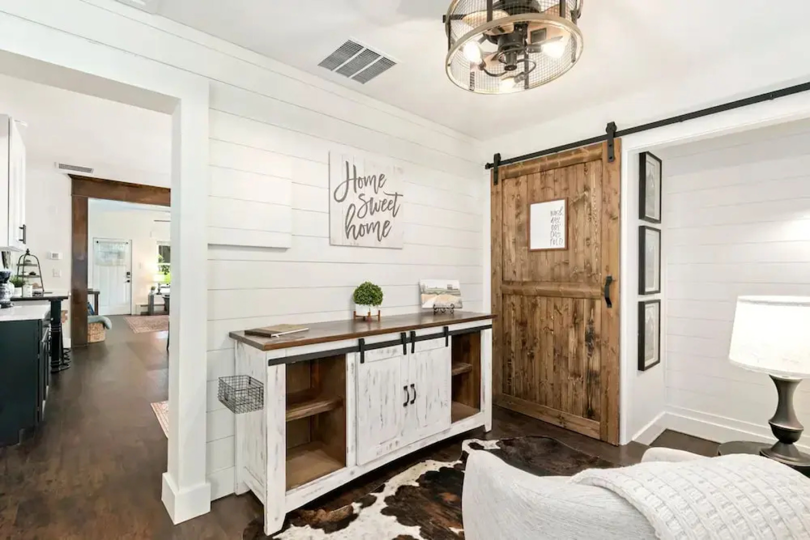 Windsor Farmhouse Family Fun, Yard & Fireplace