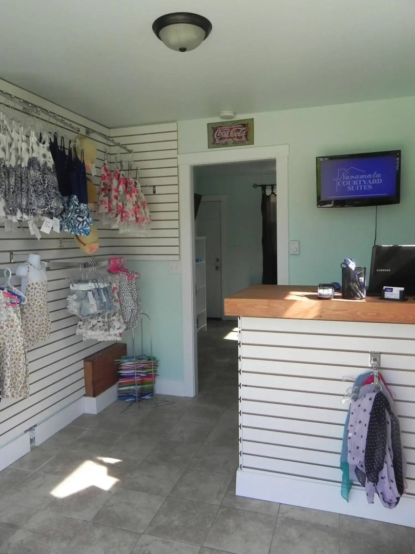 Naramata Courtyard Suites