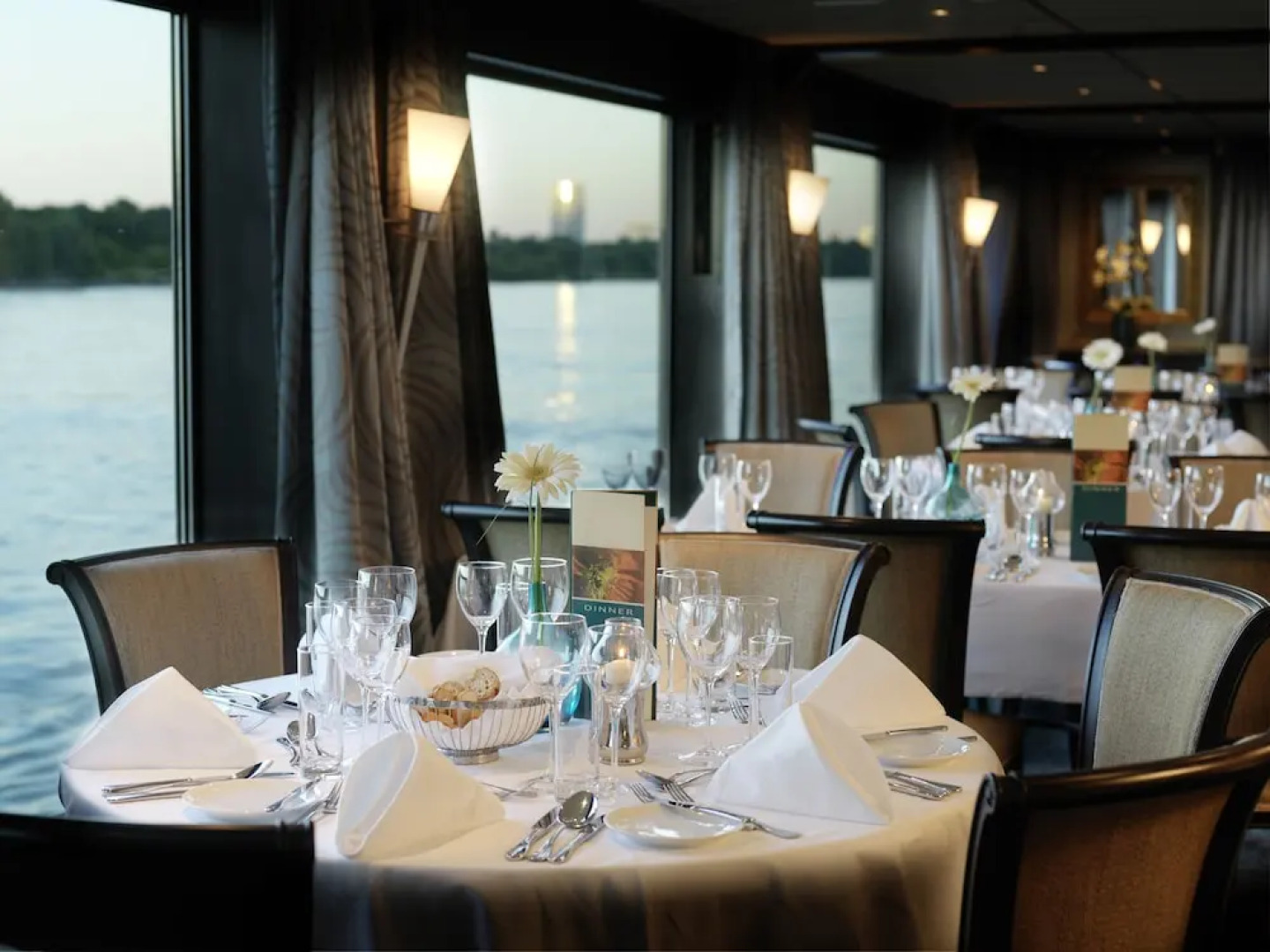 Crossgates Hotelship 3 Star - Osthafen - Frankfurt