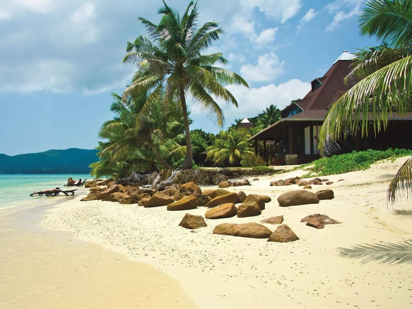 New Emerald Cove Hotel
