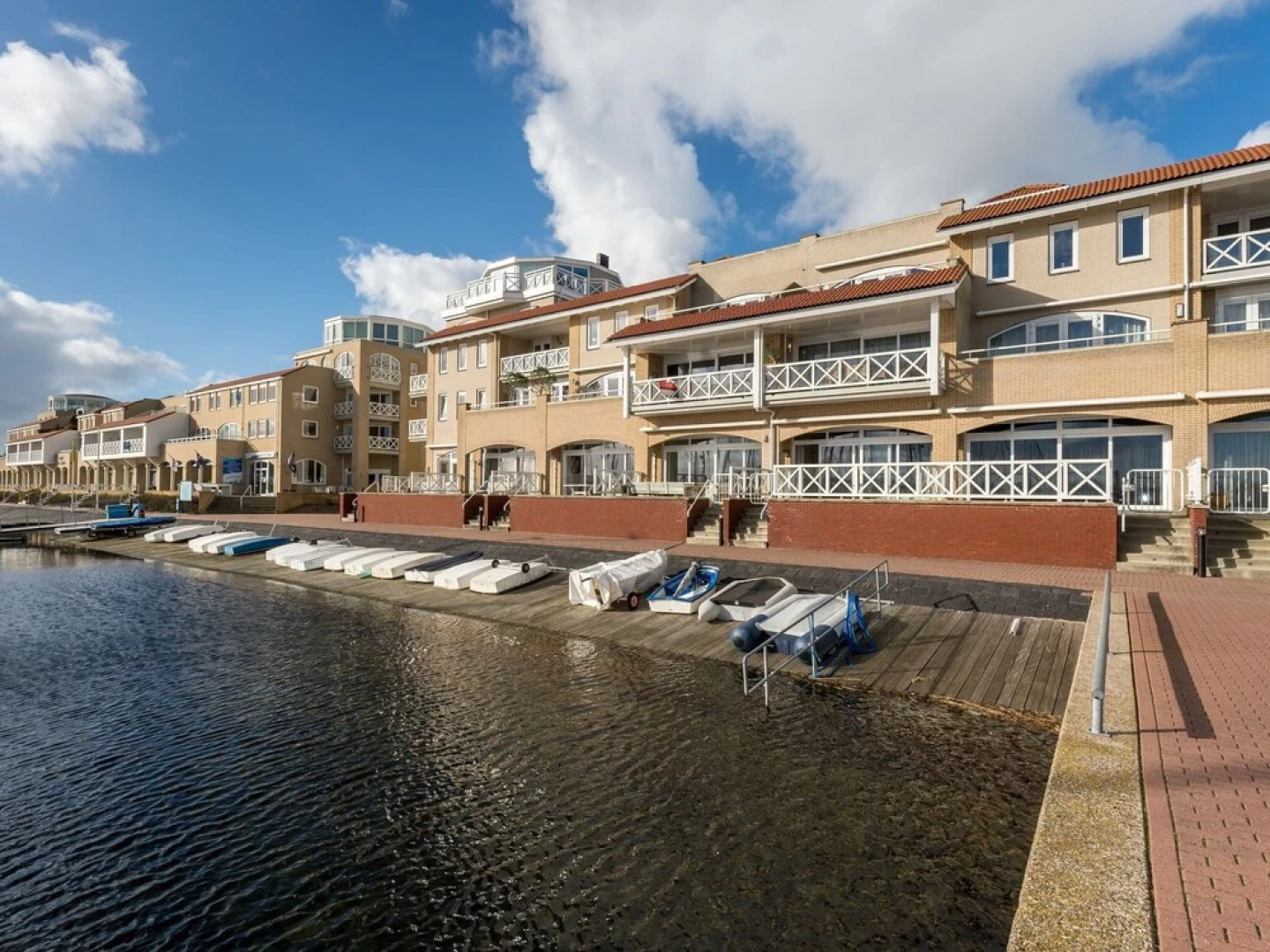 Luxurious 6-person Apartment in Grevelingenmeer Marina