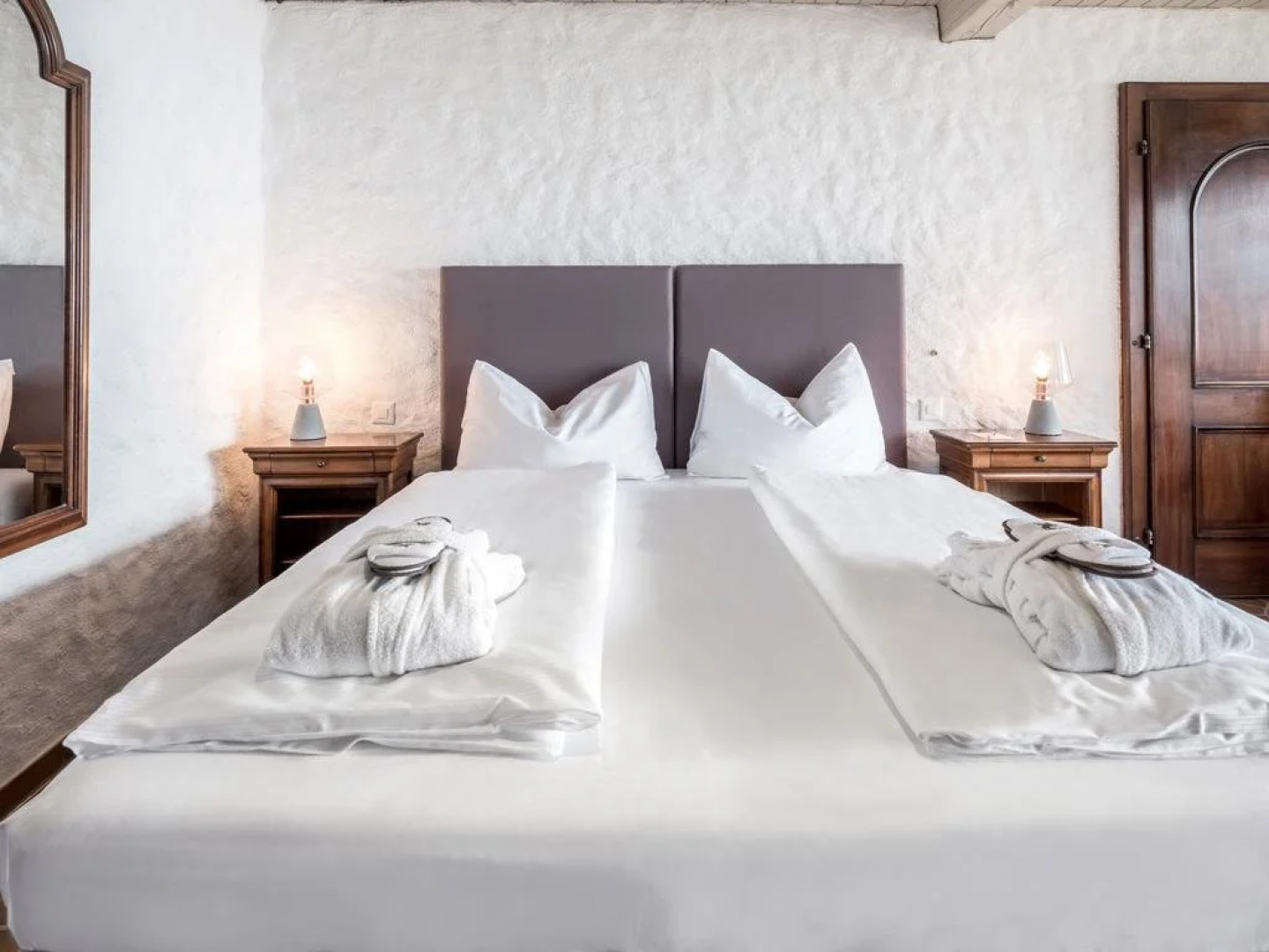 Swiss-Chalet Merlischachen - Romantik Schloss-Hotel am See