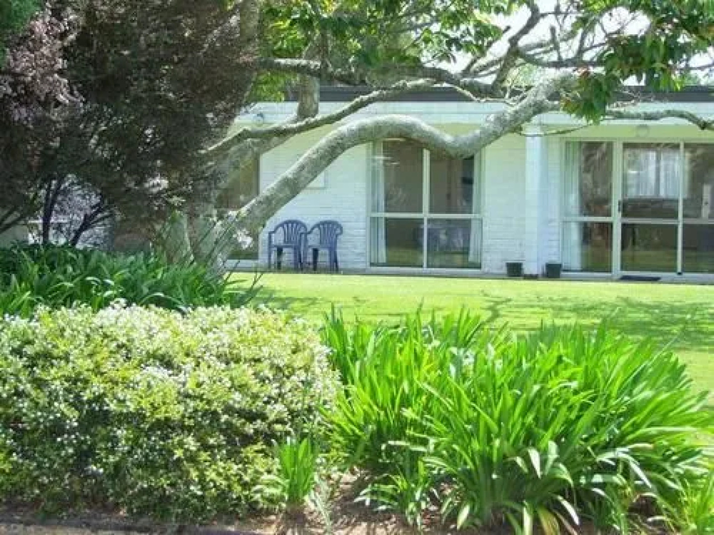 Hamilton Town & Country Motel