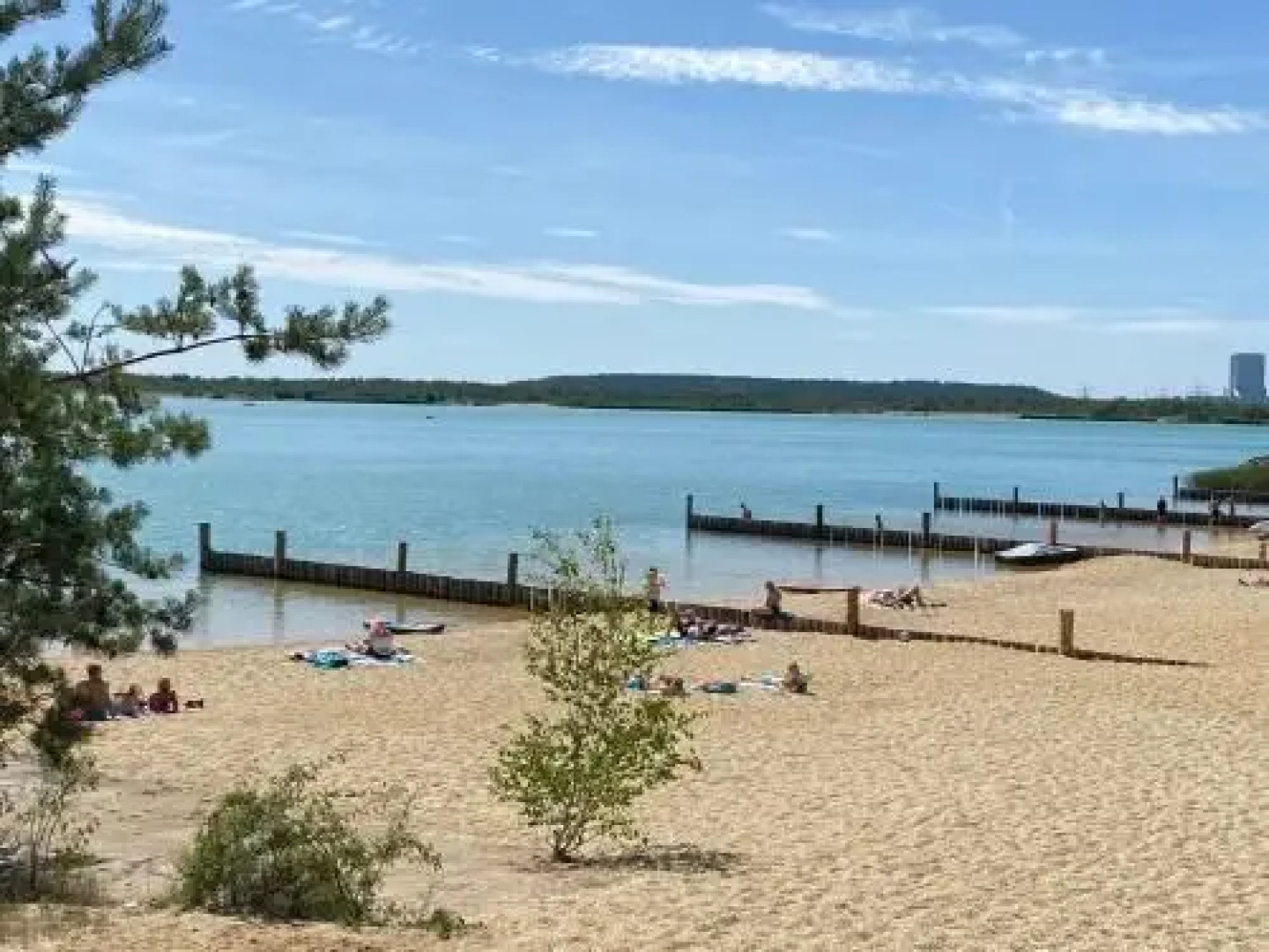 Schöne 2 Zimmerwohnung, neu saniert, hell, stilvoll