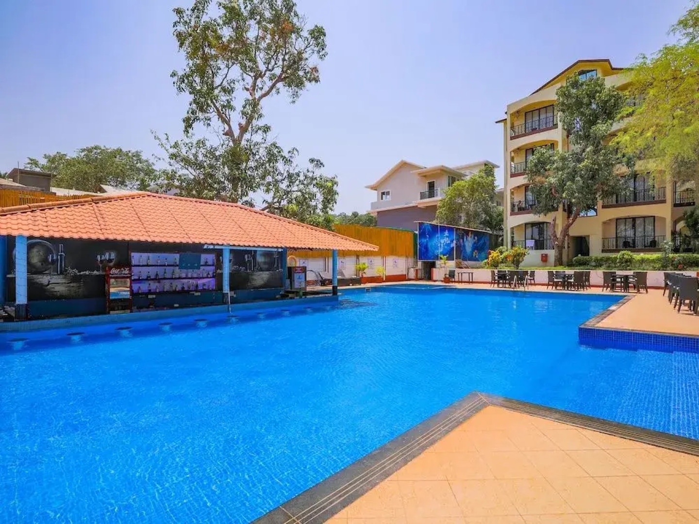 OYO 3305 Royale Assagao