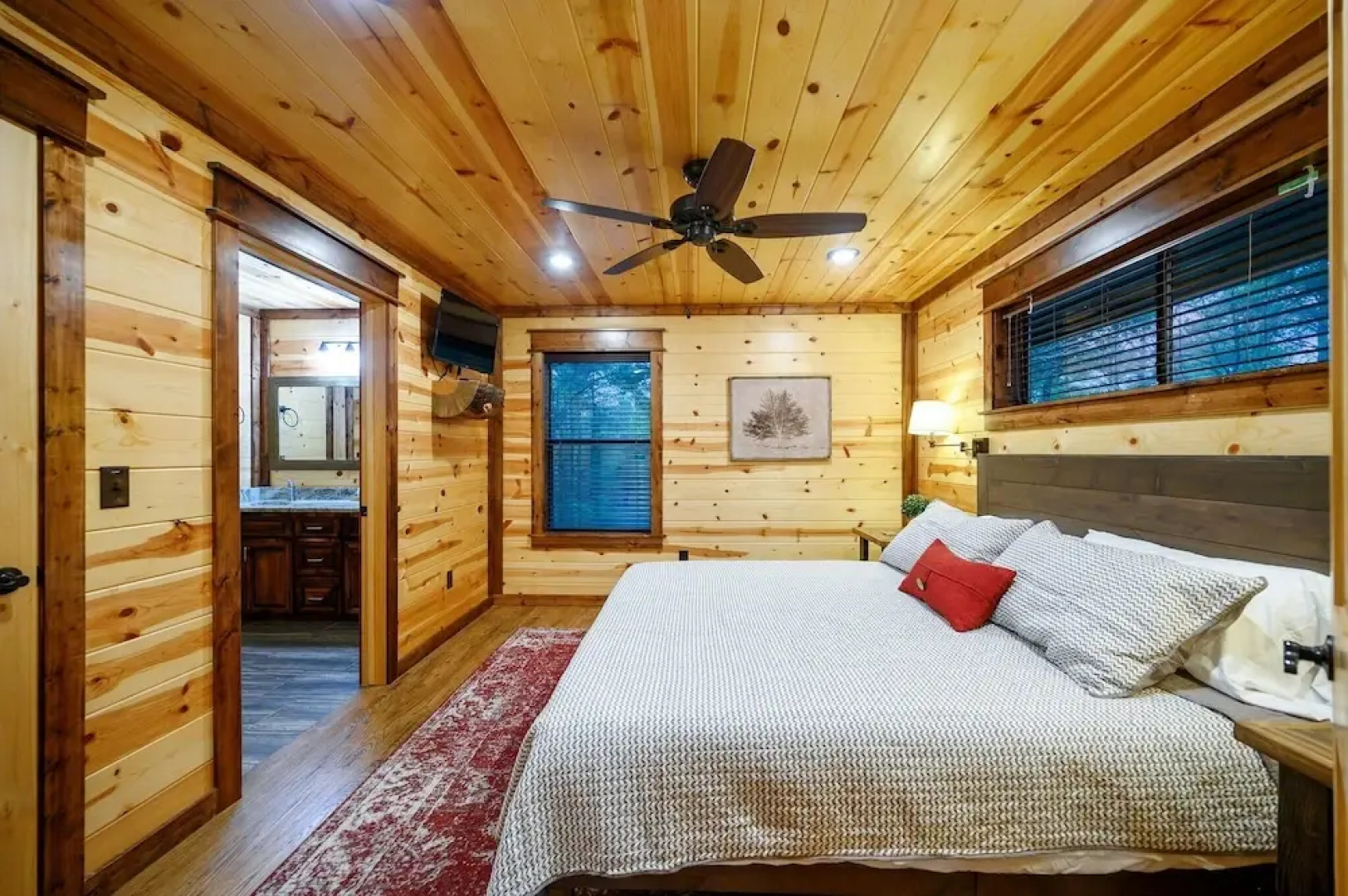 Sugar Daddy Cabin for 13!