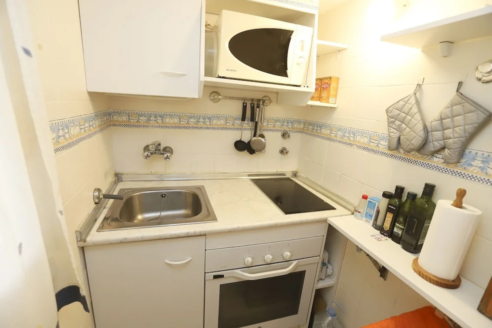 UHC Alborán Apartments