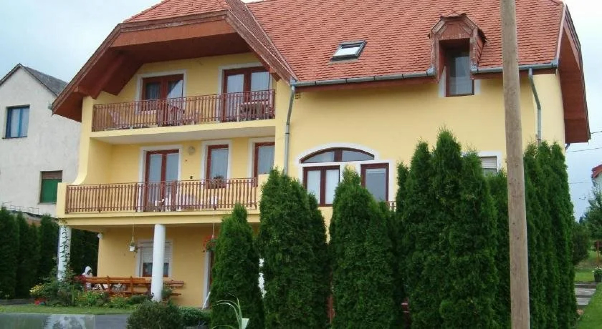 Hévíz Yellow Apartmenthouse