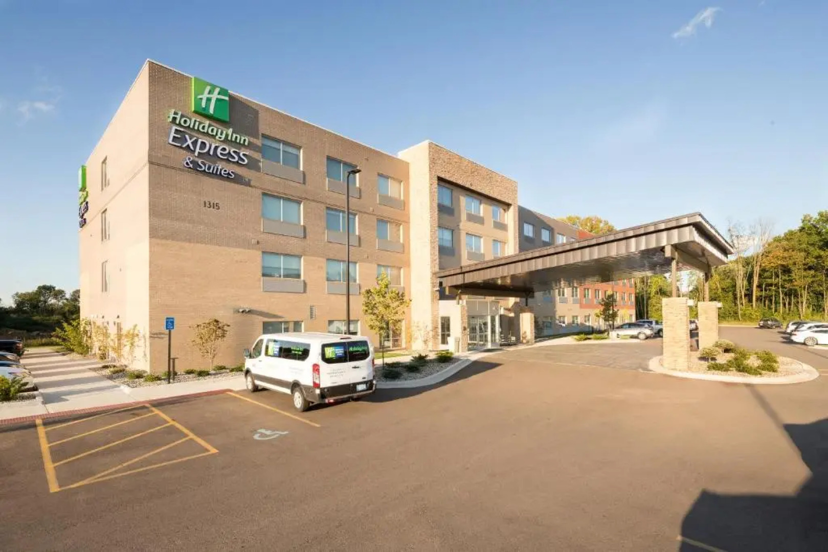 Holiday Inn Express and Suites Kalamazoo West by IHG
