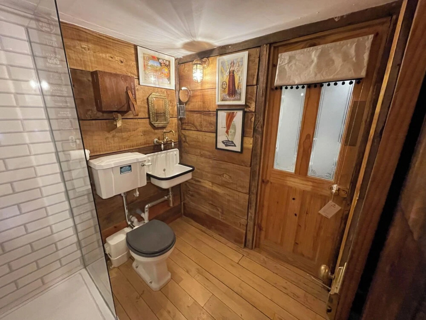 Remarkable Boultons Barn With hot tub