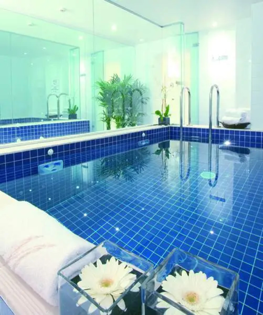 The Milestone Hotel  Apartments