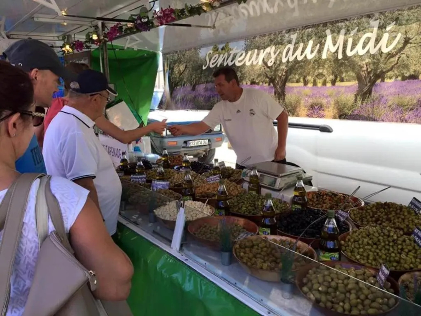Belle villa 2 chambres terrasse sud parking privatif dans résidence sécurisée avec piscine commune 800 m de la mer LRCS61