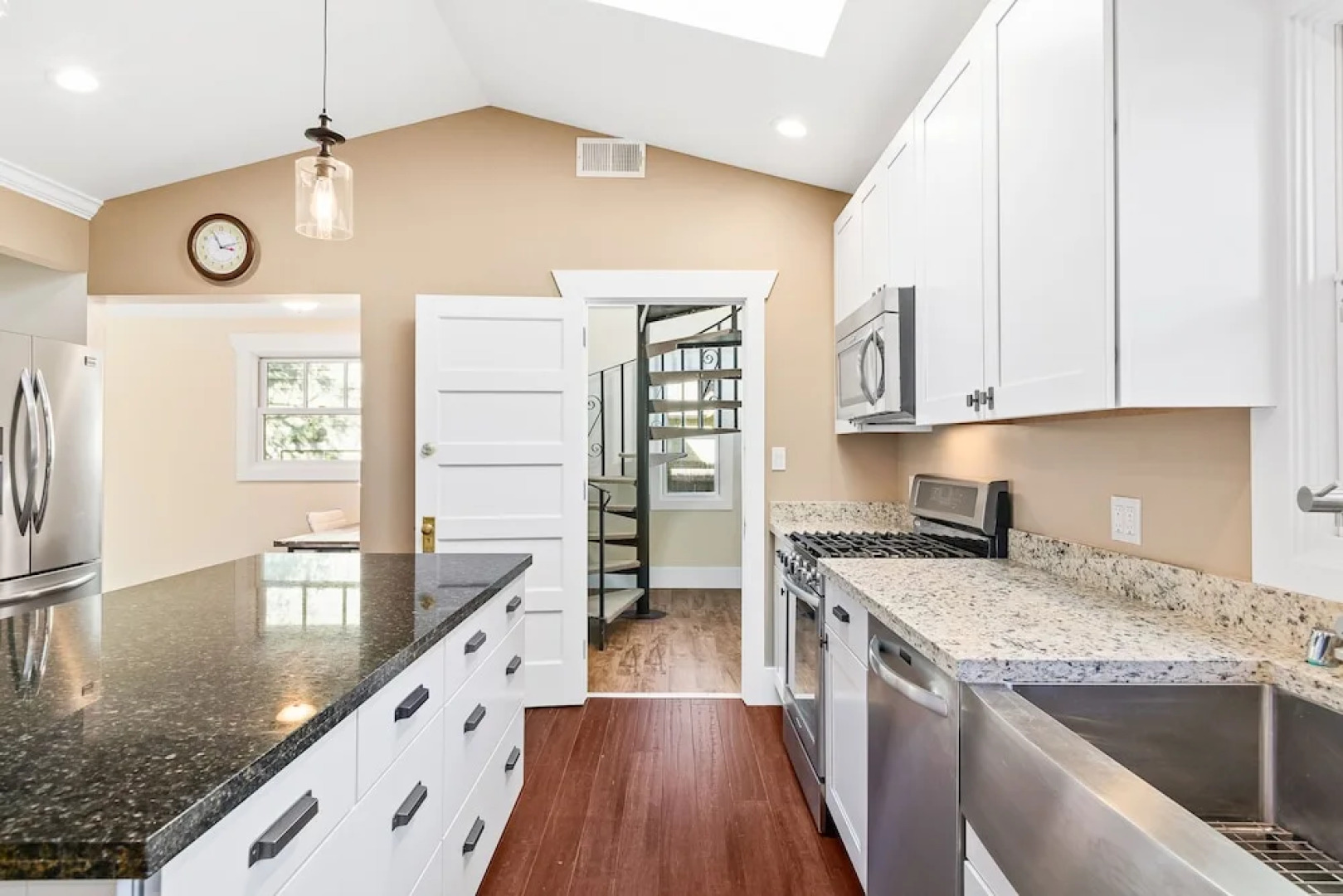 Apartment in Petaluma #140855 2 Bedrooms 1 Bathroom Apts