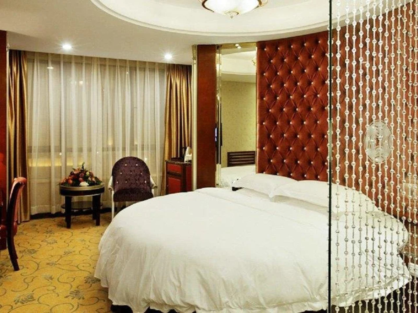 Golden Splendid Hotel Gynn