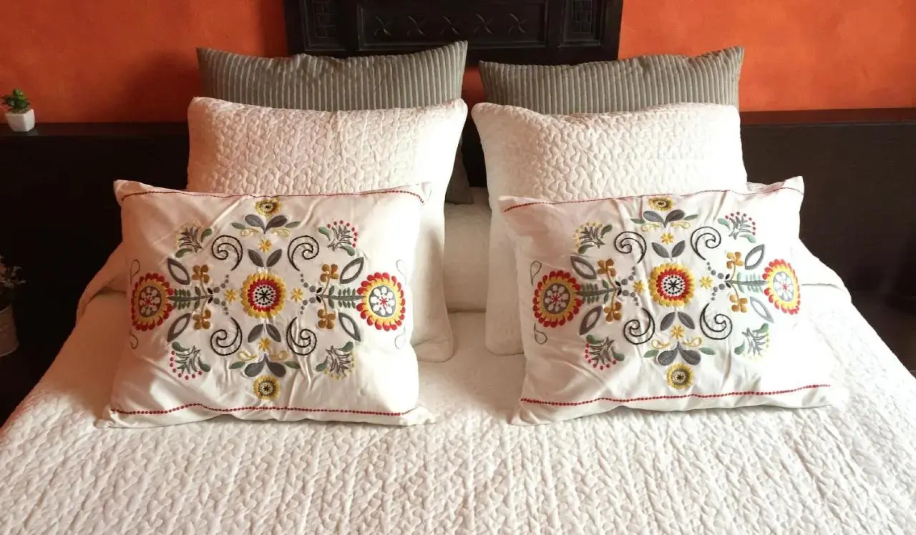 Shangrilla Hotel & Restaurant