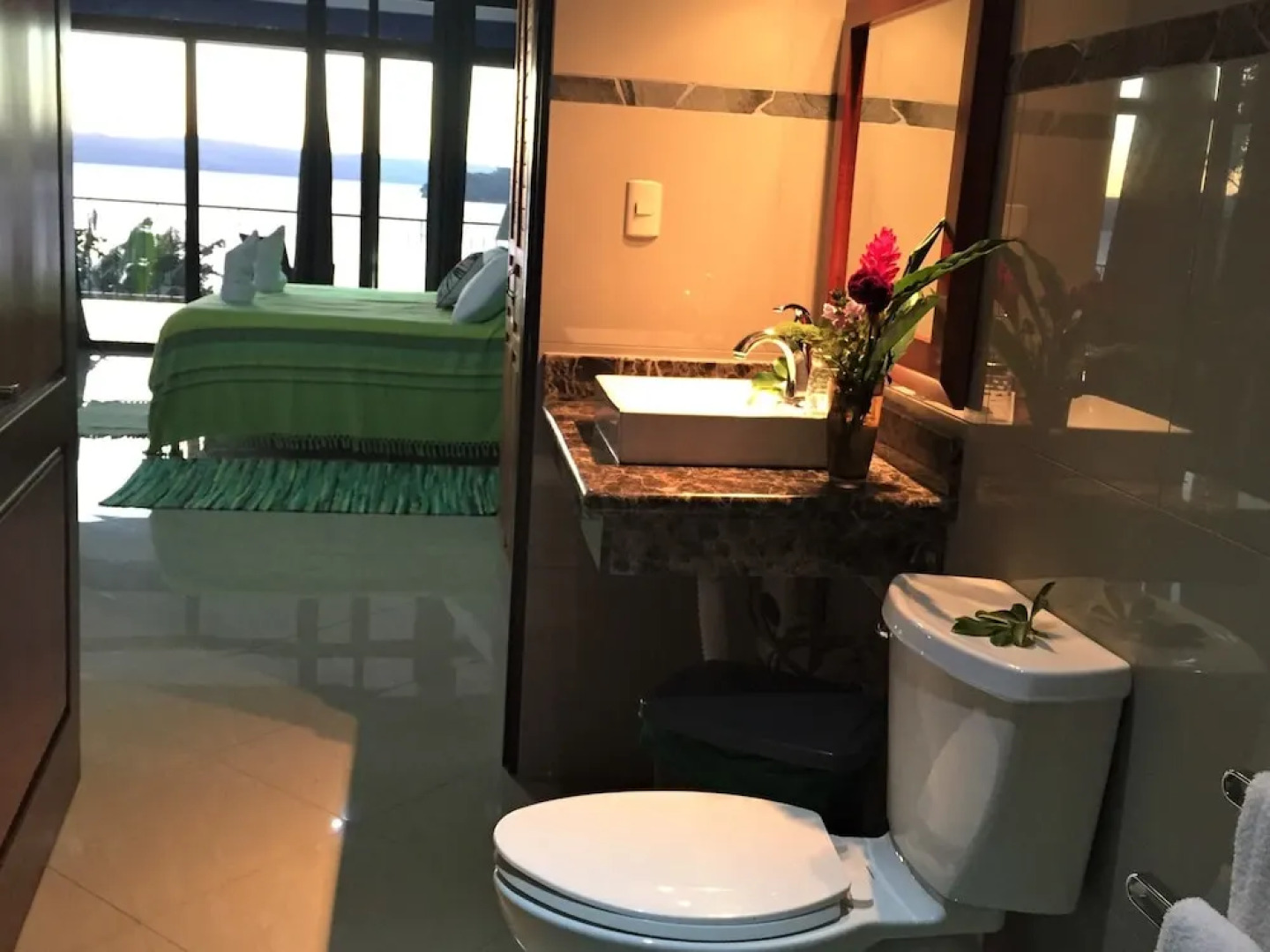 Bluebay Bugenvil Lake Lodge