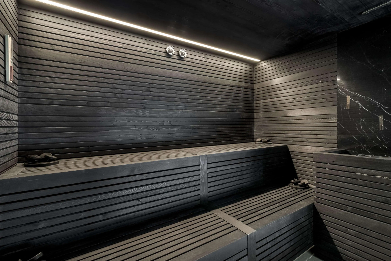 Отель Royal Savoy