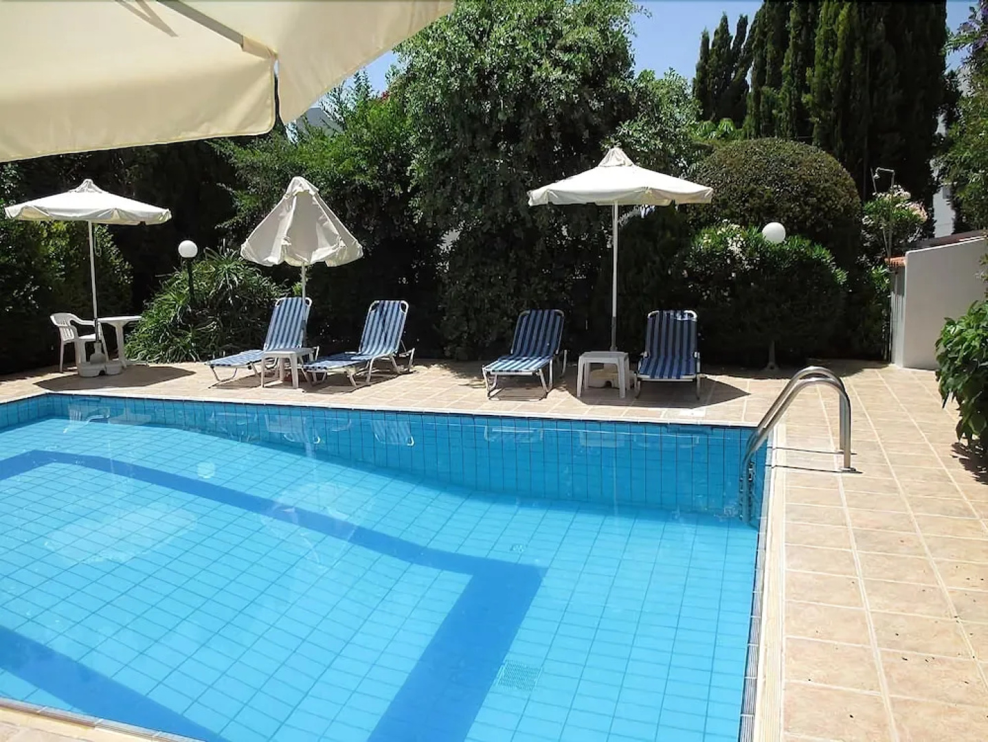 Rododafni Villas