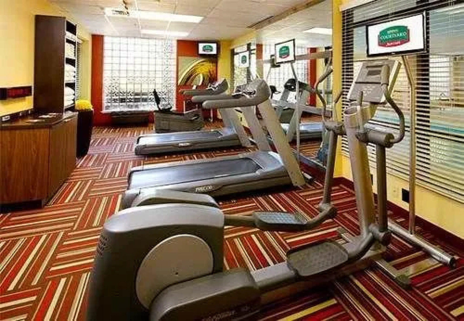 Courtyard State College