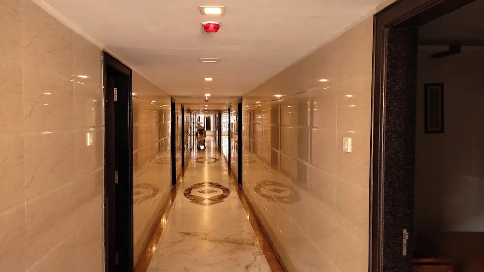 Sri Maharaja Residency